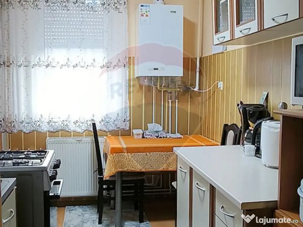 Apartament 3 camere decomandate – zonă excelentă, car... 