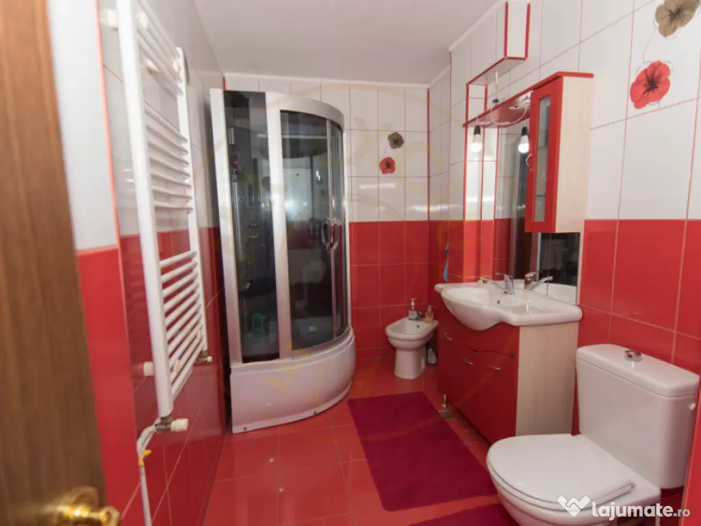 Apartament 3 camere Prundu - decomandat 