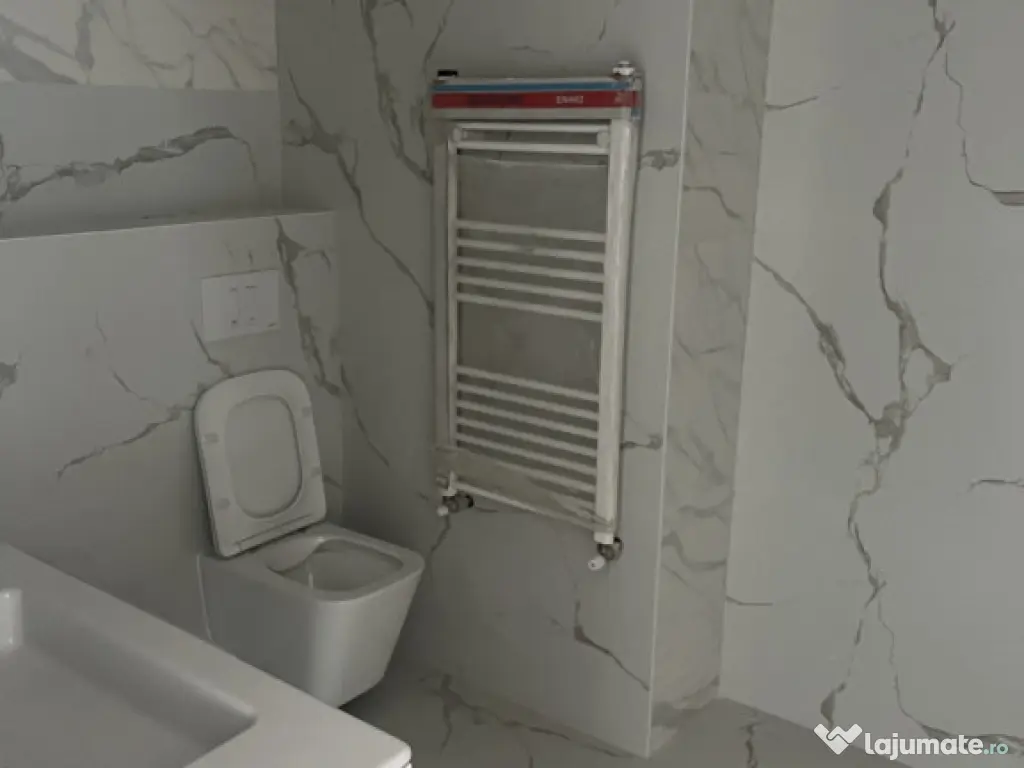 Apartament 3 camere terasă și loc de parcare 