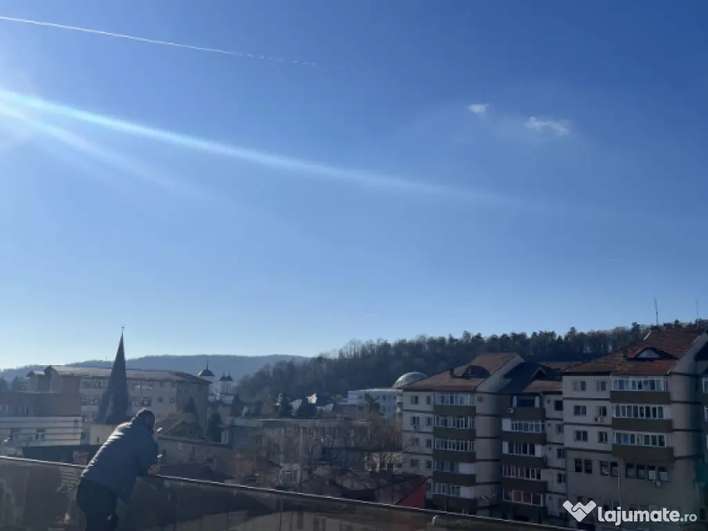 Apartament 3 camere terasă și loc de parcare 