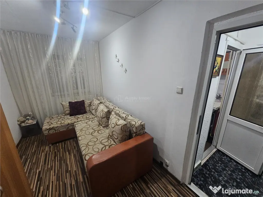 Resita, Garsoniera Mobilata Utilata, Parter, Calea Caransebe 