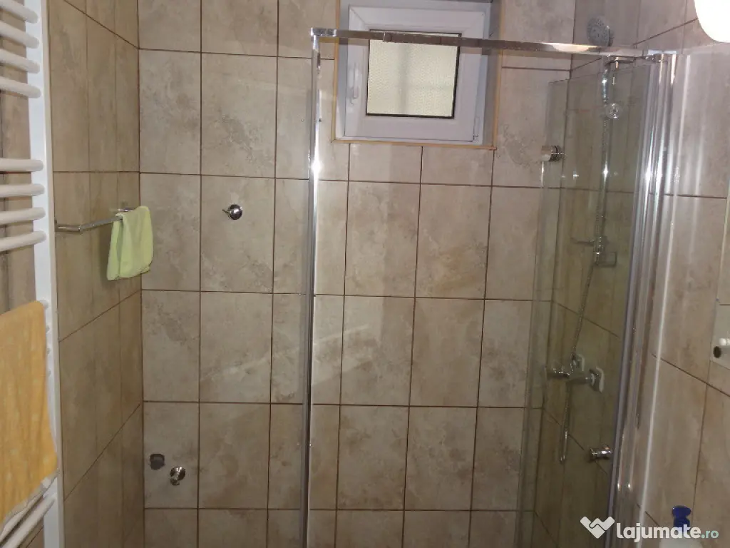 Inchiriez apartament 2 camere in Deva, zona ultracentrala, parter, 