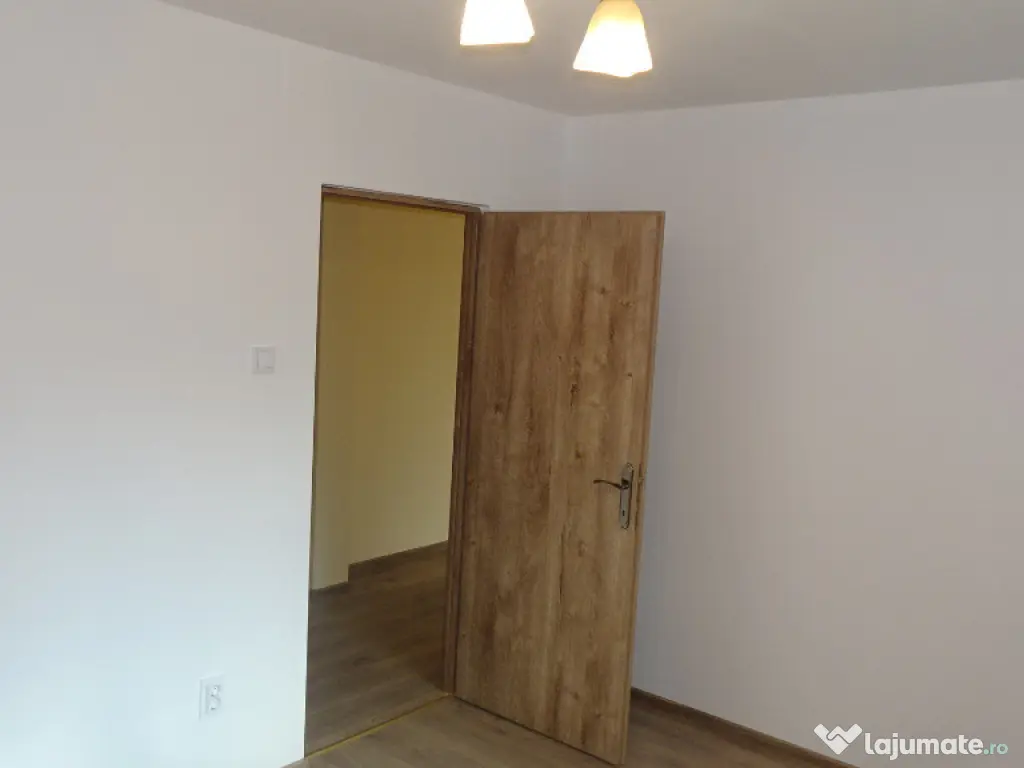 Inchiriez apartament 2 camere in Deva, zona ultracentrala, parter, 