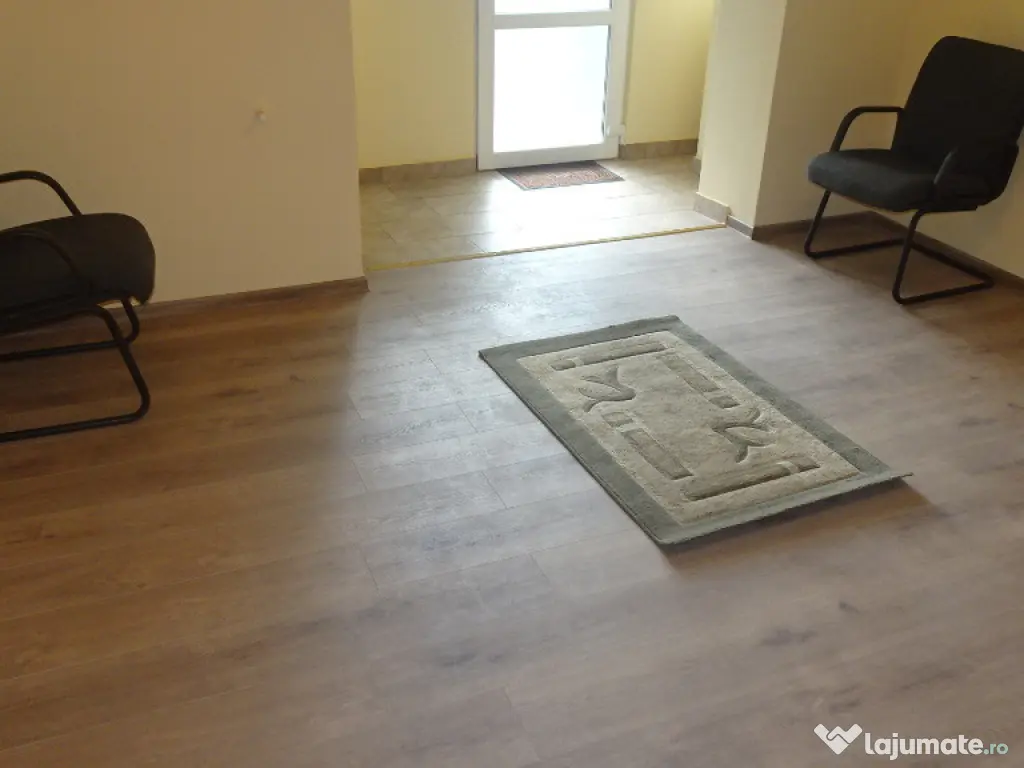 Inchiriez apartament 2 camere in Deva, zona ultracentrala, parter, 