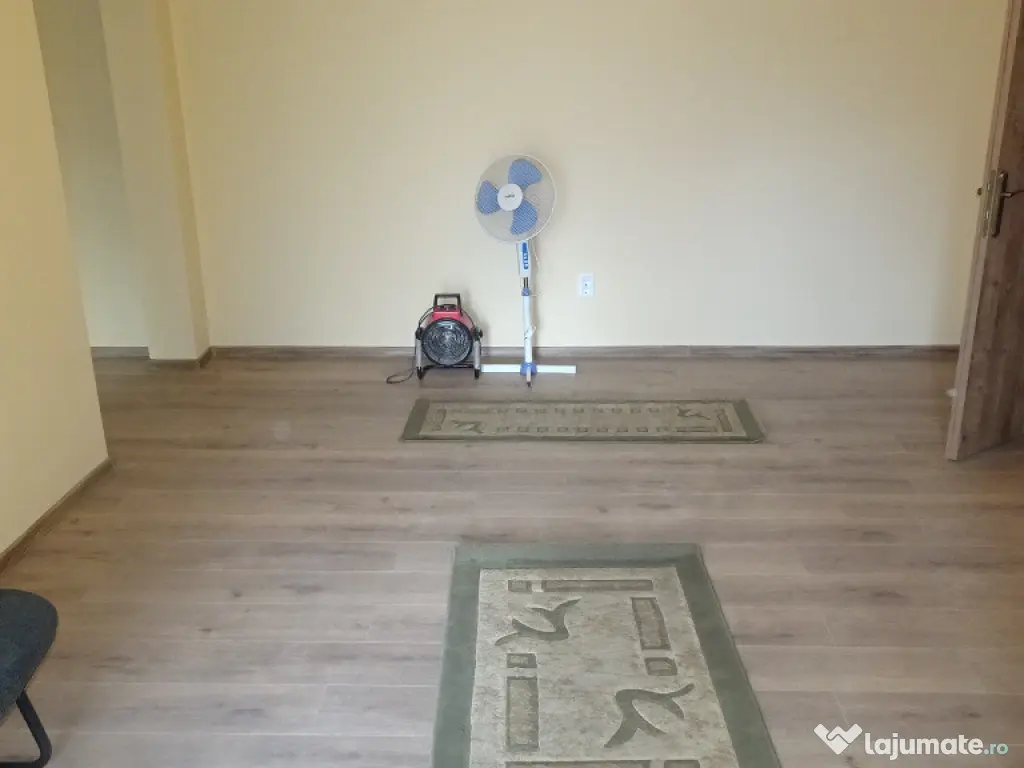 Inchiriez apartament 2 camere in Deva, zona ultracentrala, parter, 