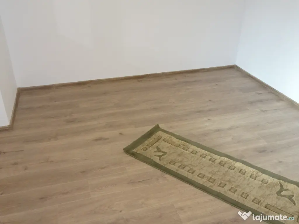 Inchiriez apartament 2 camere in Deva, zona ultracentrala, parter, 
