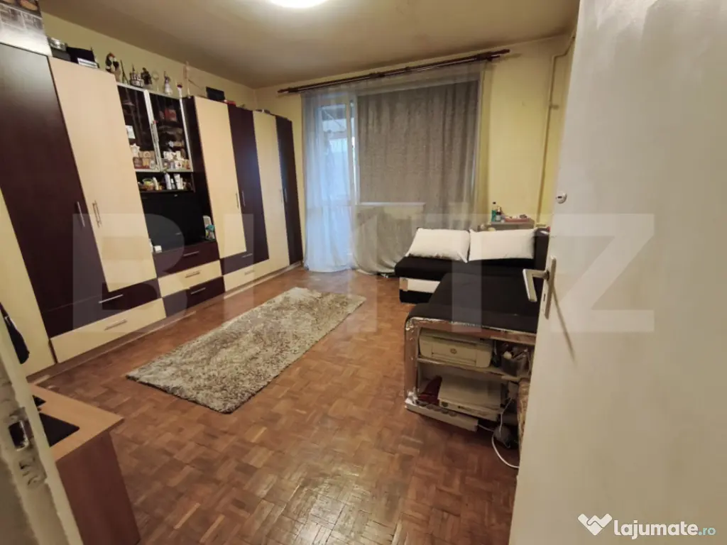 Apartament de vanzare, 3 camere decomadate, 61 mp, zona - Gh