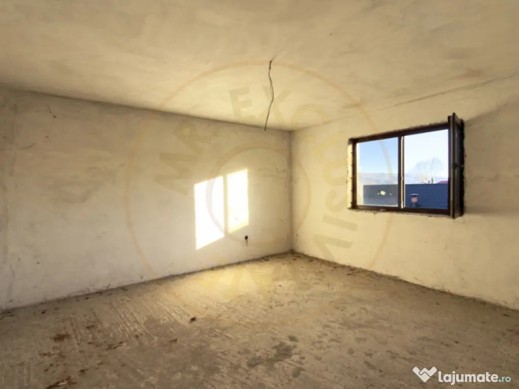 Casa generoasa cu teren de 1186 mp intravilan-Retevoiesti -P 