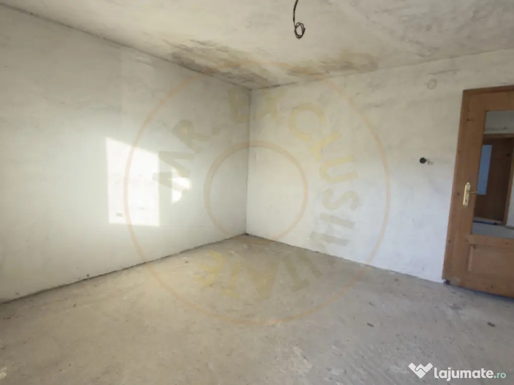 Casa generoasa cu teren de 1186 mp intravilan-Retevoiesti -P 