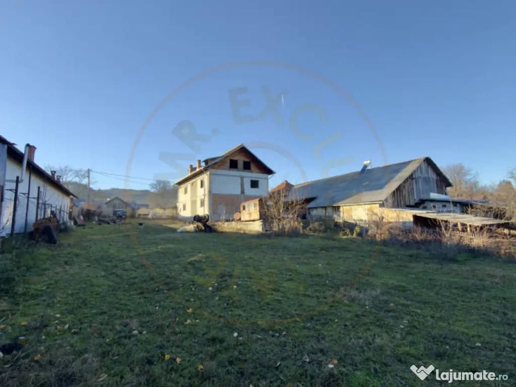 Casa generoasa cu teren de 1186 mp intravilan-Retevoiesti -P 