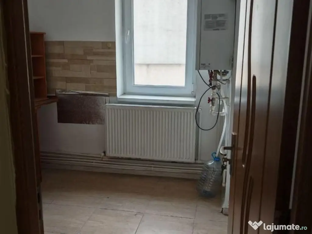 APARTAMENT 3 CAMERE DECOMANDAT ZONA PENINSULA/ PIATA OVIDIU 