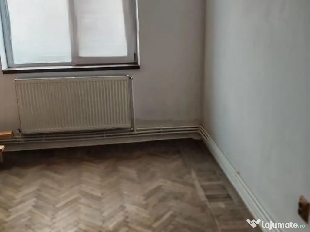 APARTAMENT 3 CAMERE DECOMANDAT ZONA PENINSULA/ PIATA OVIDIU 