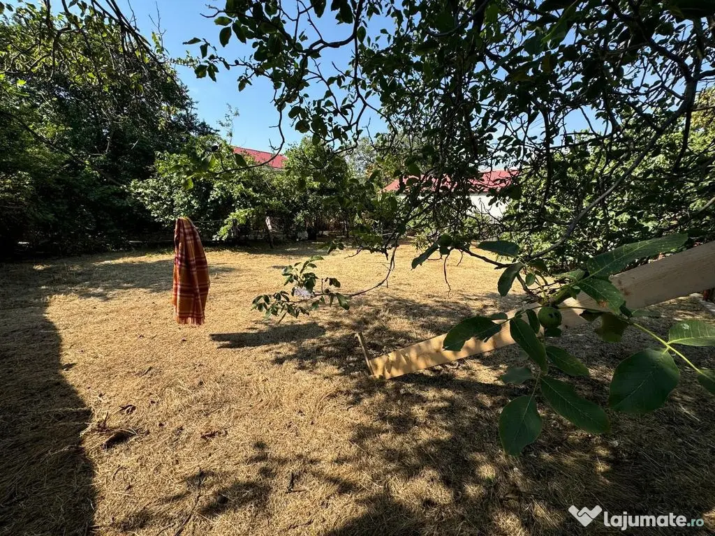 Teren cu casă demolabilă zona centrală Eforie Nord 