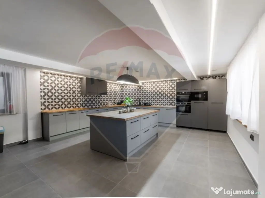 Vanzare 2 Cabane Lux Muntele Baisorii, Afacere la cheie, ...