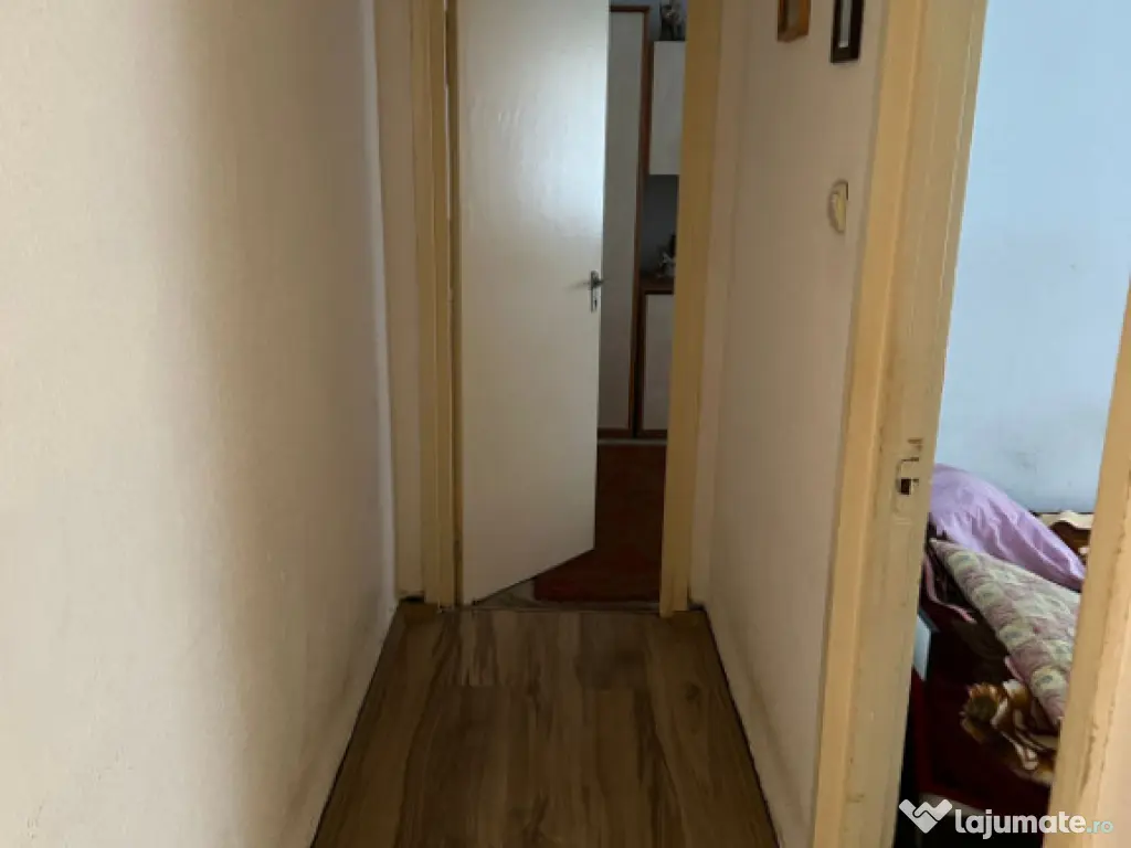 Apartament cu 3 camere de vanzare, situat in zona Inel 2 - G