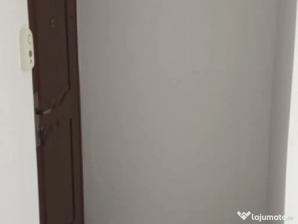 Apartament 2 camere decomandate zona Astra 