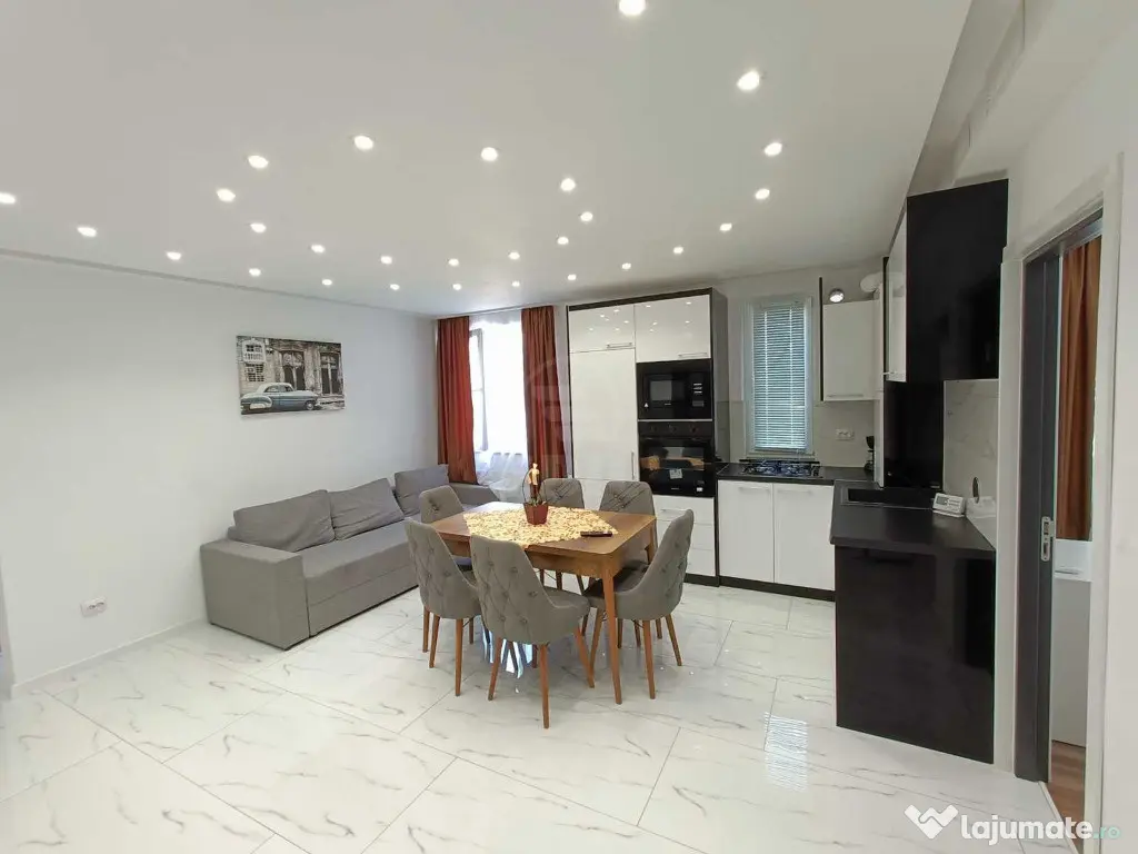 Apartament 3 camere,zona Razoare 