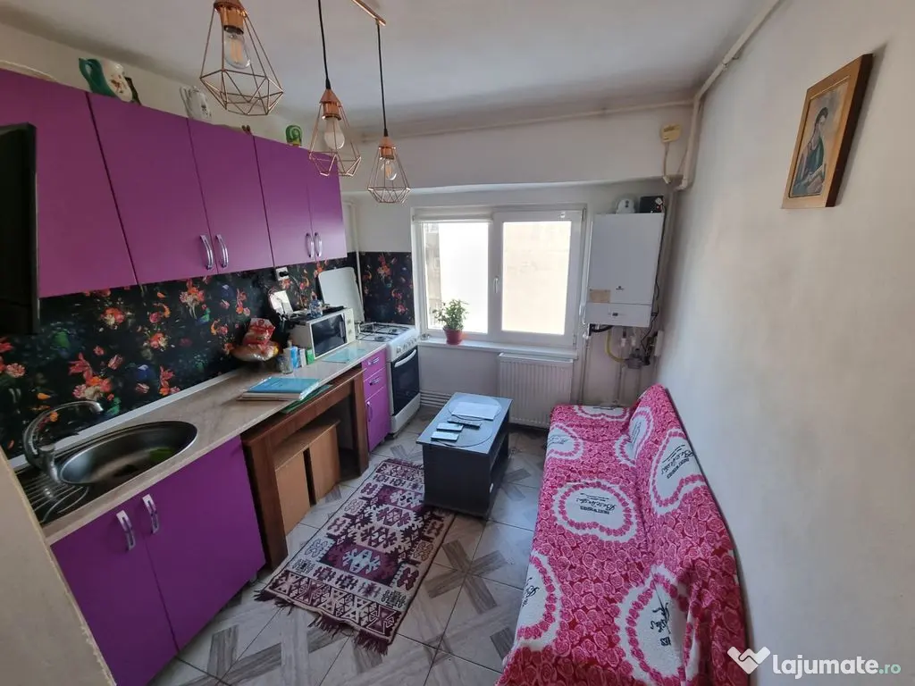 Apartament decomandat 2 camere zona CET 