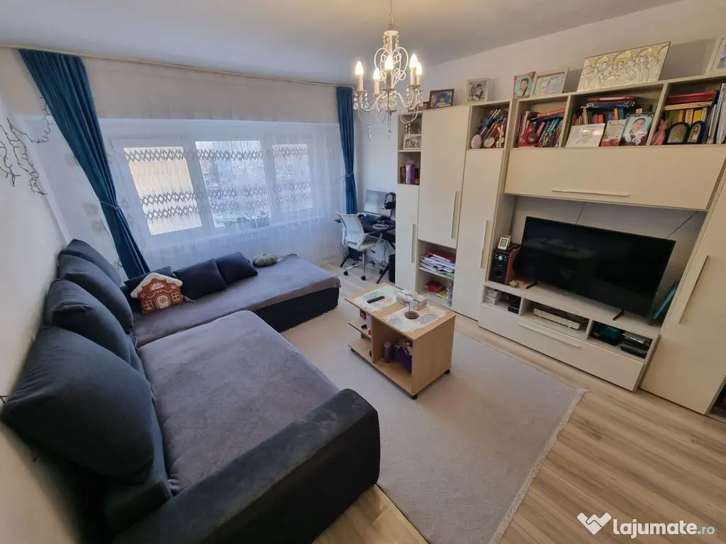 Apartament decomandat 2 camere zona CET 