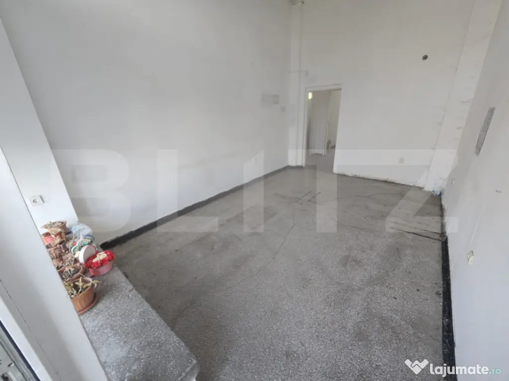 Spațiu comercial 50 mp, parter, cu vitrină și 2 intrări