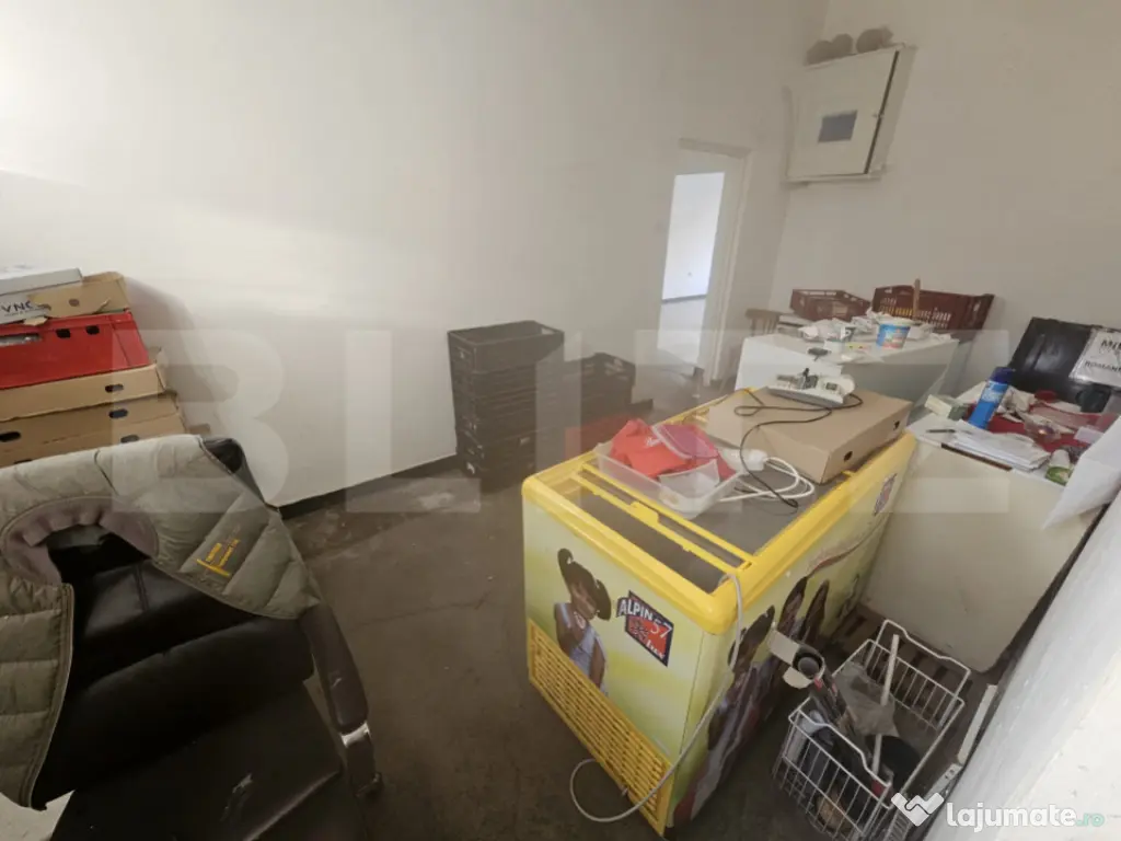 Spațiu comercial 50 mp, parter, cu vitrină și 2 intrări