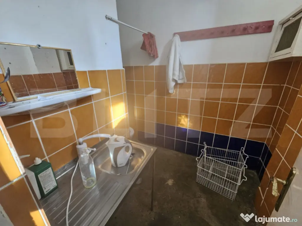 Spațiu comercial 50 mp, parter, cu vitrină și 2 intrări