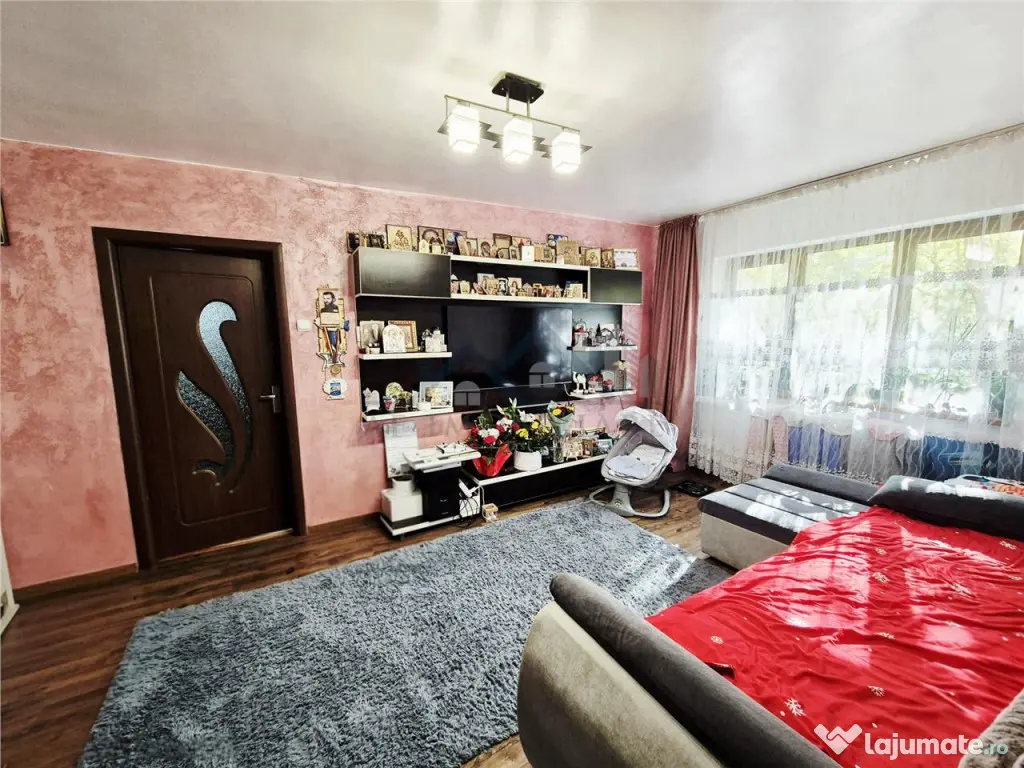 Apartament cu 2 camere de