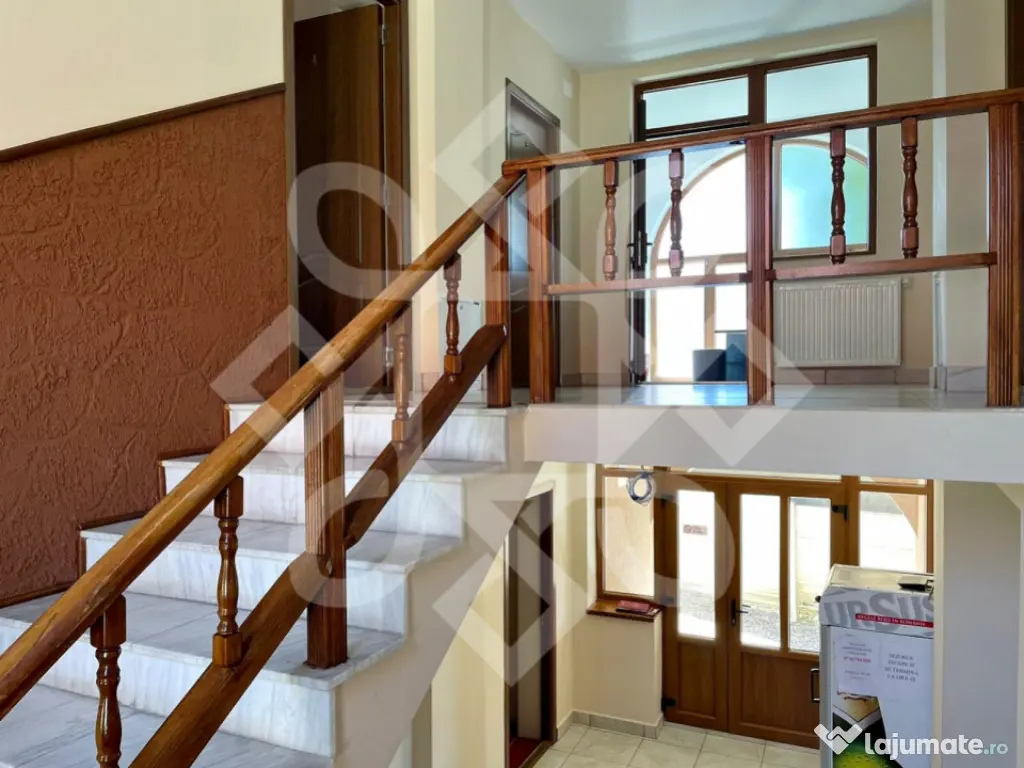 Pensiune cu 7 camere de vanzare in Baile 1 Mai 