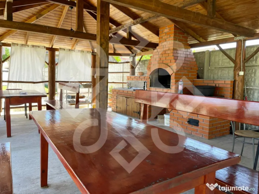 Pensiune cu 7 camere de vanzare in Baile 1 Mai 