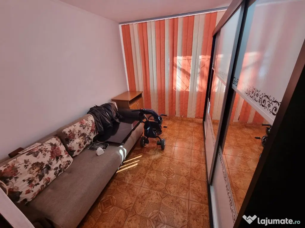 Apartament decomandat 3 camere ,zona CET 