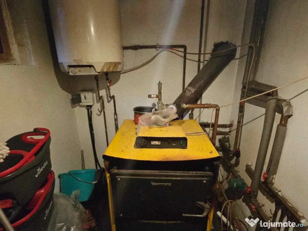 Casa/Pensiune,doua imobile „intr-unul singur” de vanzare, Valea Bratcu 