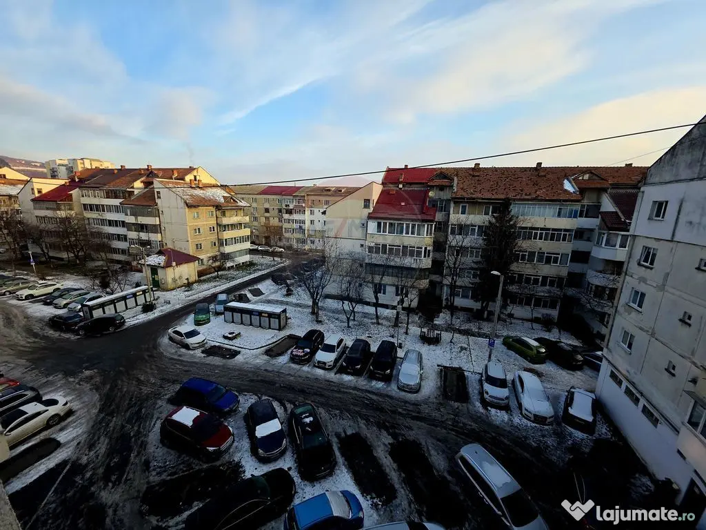 Apartament cu 2 camere de vânzare în zona 1 Mai