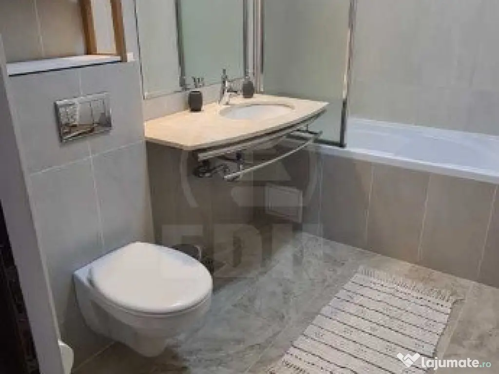 Apartament 3 camere semidecomandat zona Sub Cetate COMISION 0 