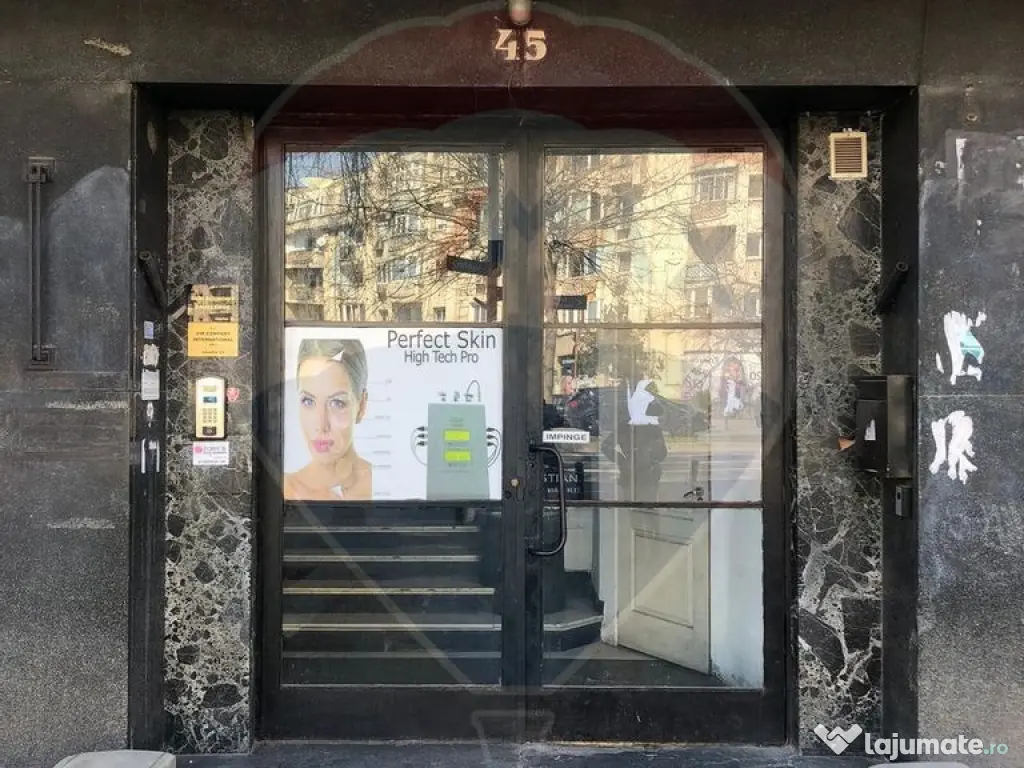 Apartament cu 4 camere nemobilat in P-ta Victoriei langa ... 