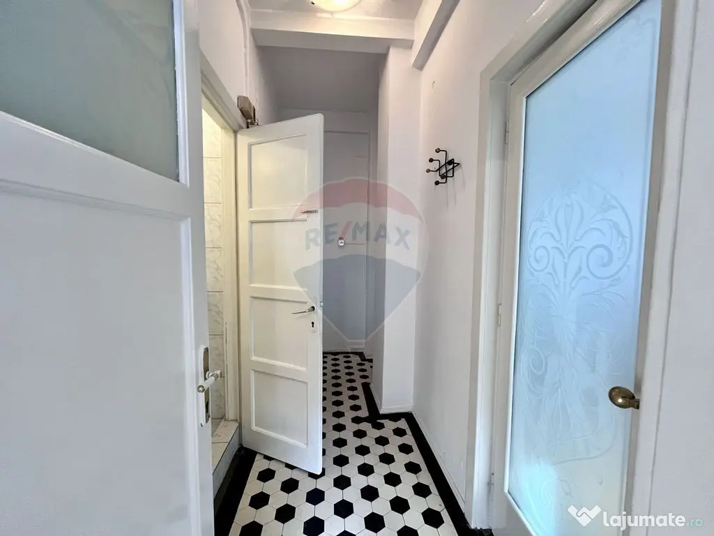 Apartament cu 4 camere nemobilat in P-ta Victoriei langa ... 