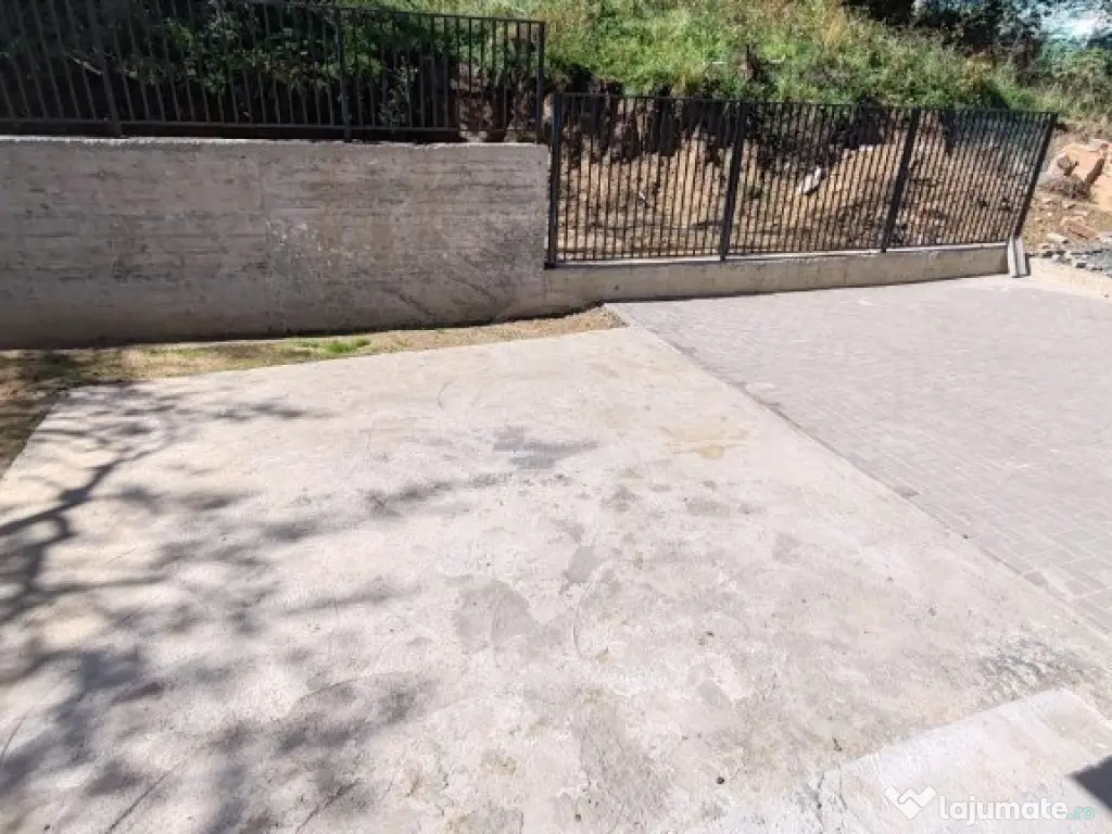 Duplex modern cu 4 camere și terasă, zonă verde – Tăuți 