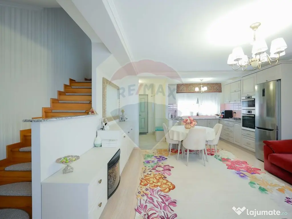 Casă de vânzare cu 4 camere în cartierul Beverly Hills...