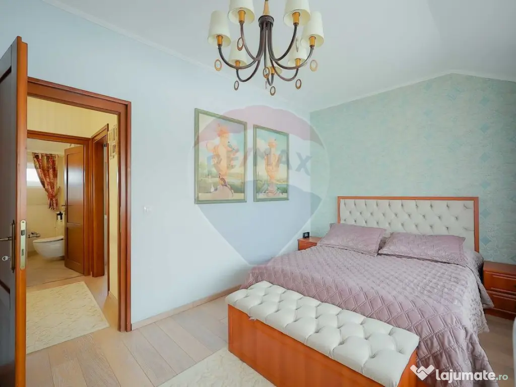 Casă de vânzare cu 4 camere în cartierul Beverly Hills...