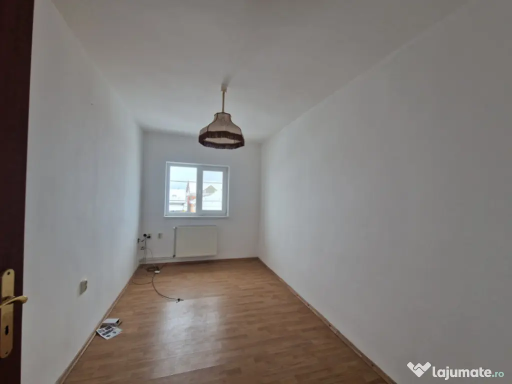 Casă spațioasă în comuna Recea, într-o zonă liniștit? 