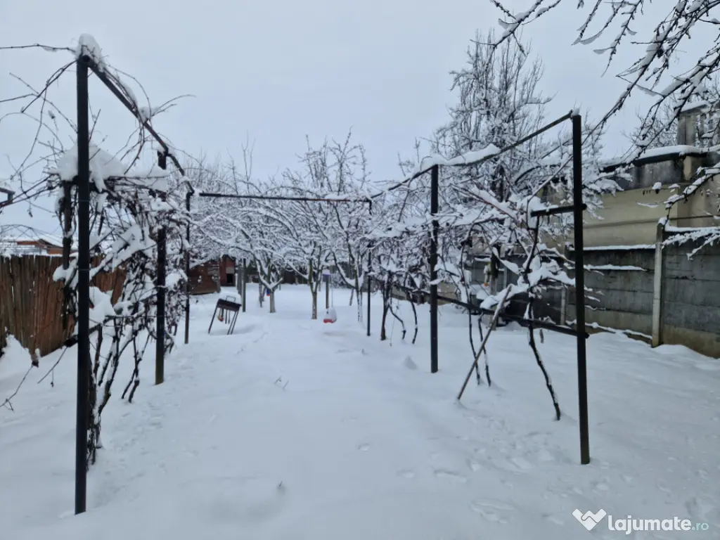 Casă spațioasă în comuna Recea, într-o zonă liniștit? 