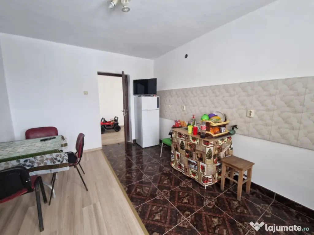 Casă spațioasă în comuna Recea, într-o zonă liniștit? 