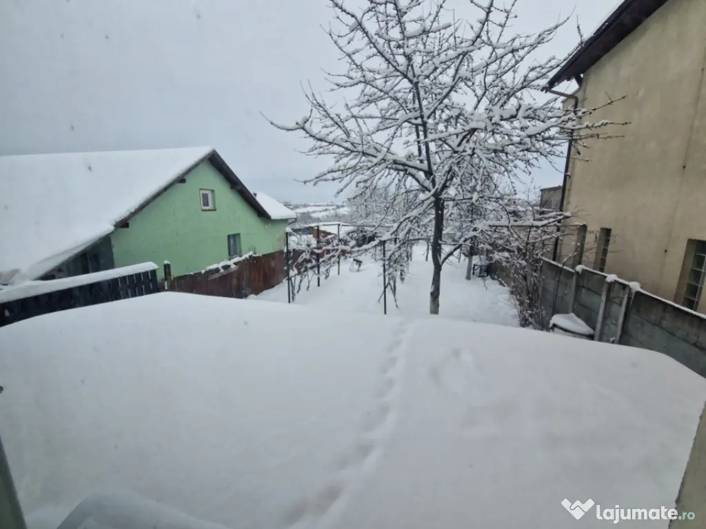 Casă spațioasă în comuna Recea, într-o zonă liniștit? 