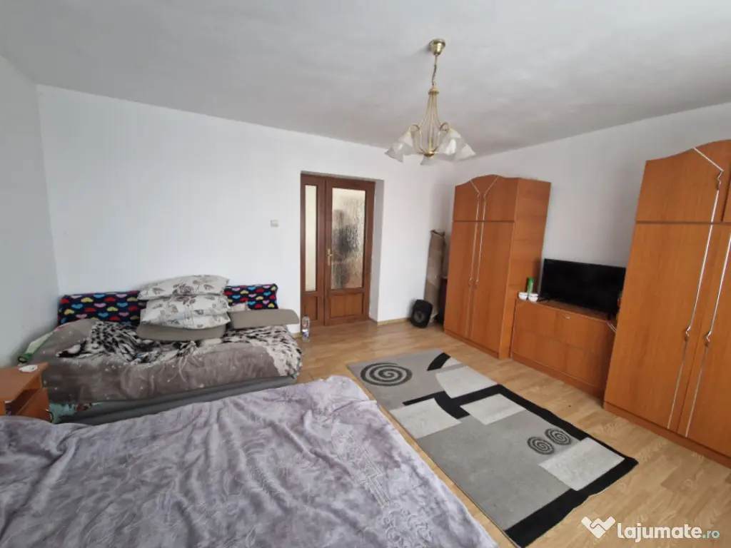 Casă spațioasă în comuna Recea, într-o zonă liniștit? 