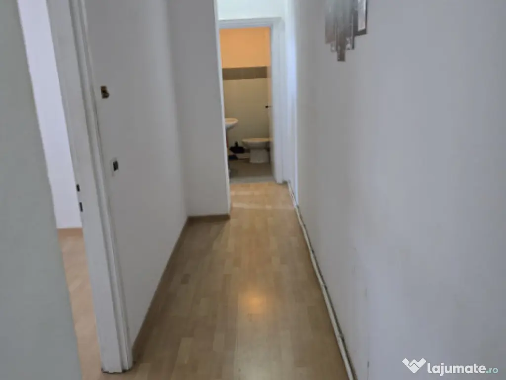 Birou ultracentral etaj 1 clădire birouri 