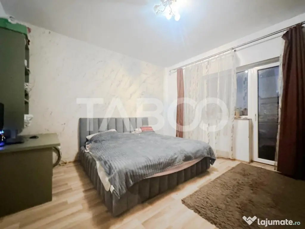 De vanzare apartartament cu 3 camere la demisol inalt cu par