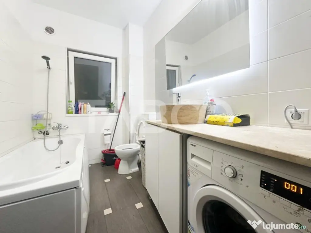 De vanzare apartartament cu 3 camere la demisol inalt cu par