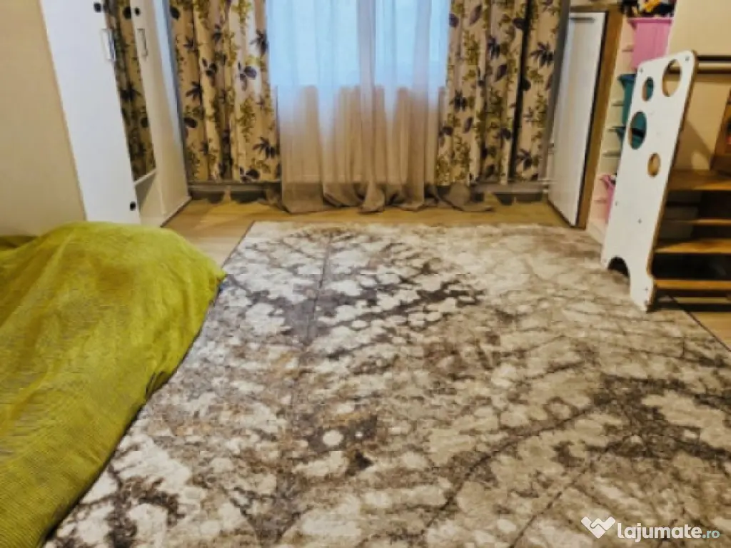 Apartament 3 camere in vila Giulesti zona linistita și curt