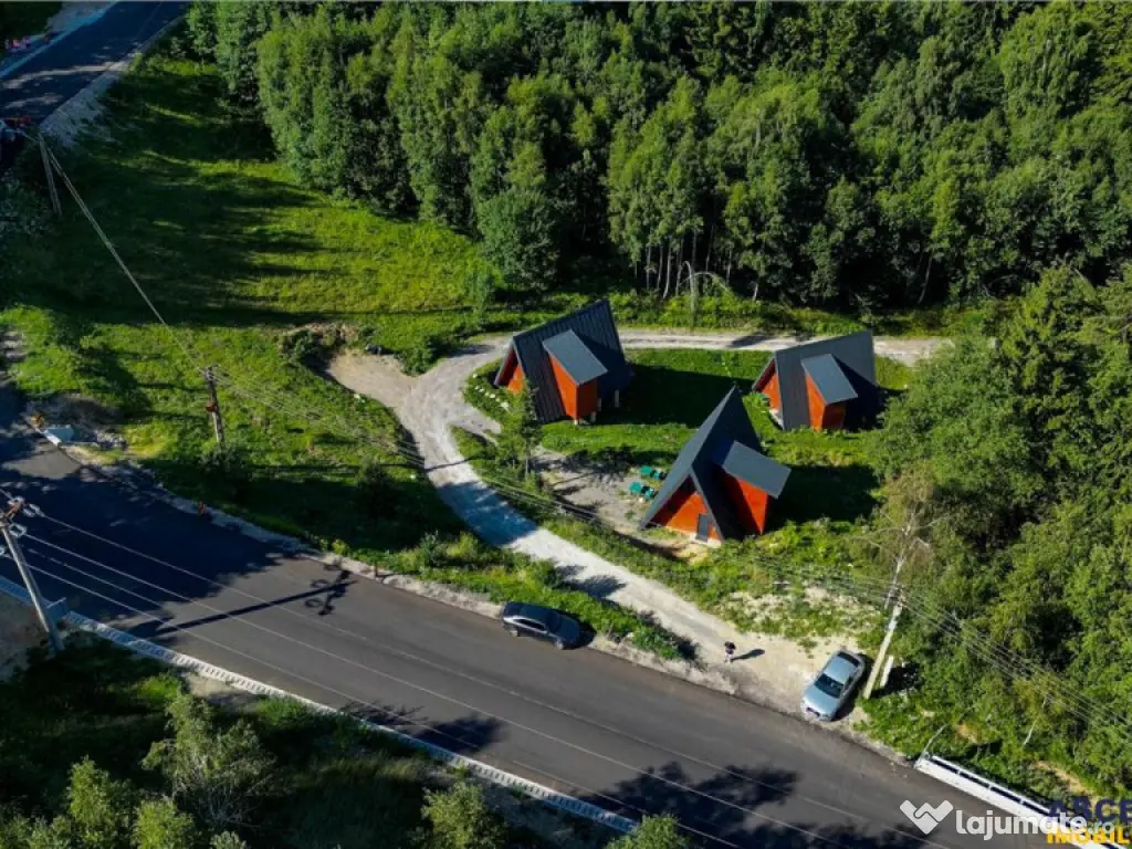 2 Case A frame,mobilate,accesorizate, 2.500 mp teren,peisaj,