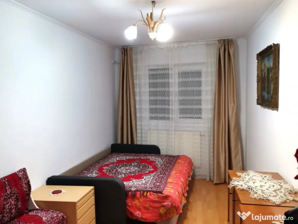 Inchiriez apartament cu 1 camera la curte, intrare separata