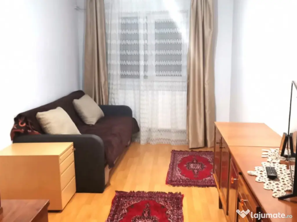 Inchiriez apartament cu 1 camera la curte, intrare separata 